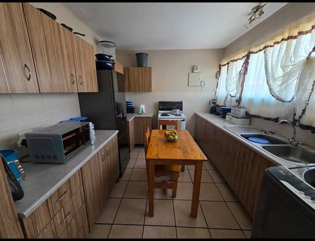 2 BEDROOM TOWNHOUSE FOR SALE IN SASOLBURG EXT 2